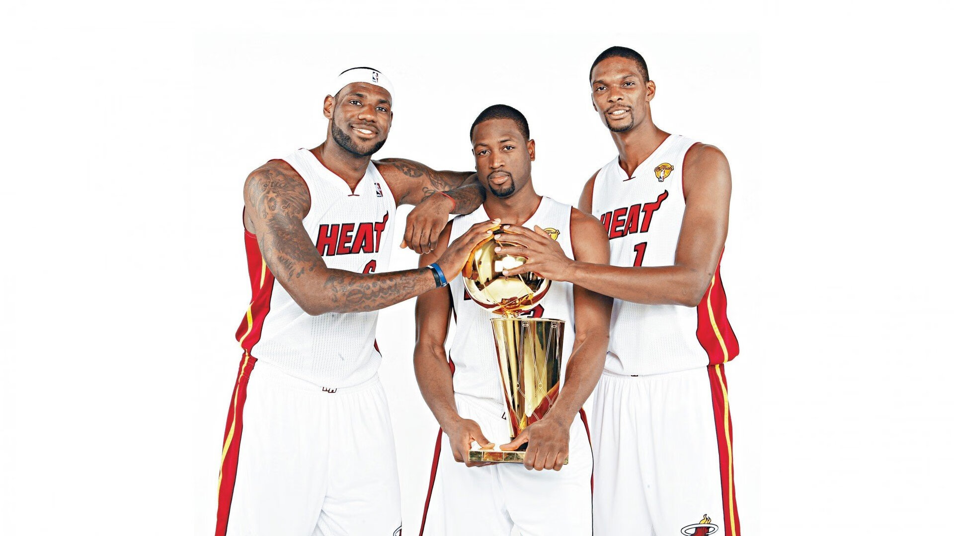 赛道与球场，当伦纳德在F1接管比赛，尼克斯用防守锁死太阳