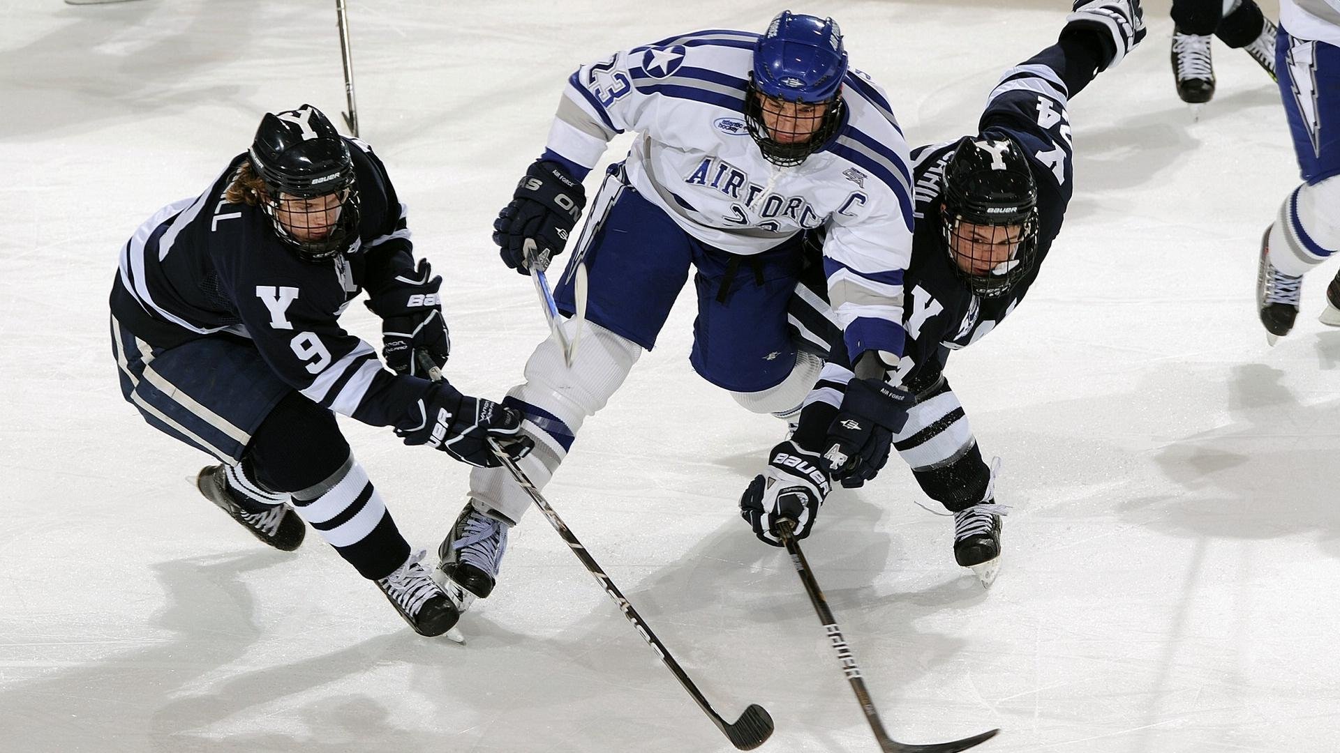 赛道与球场，当伦纳德在F1接管比赛，尼克斯用防守锁死太阳